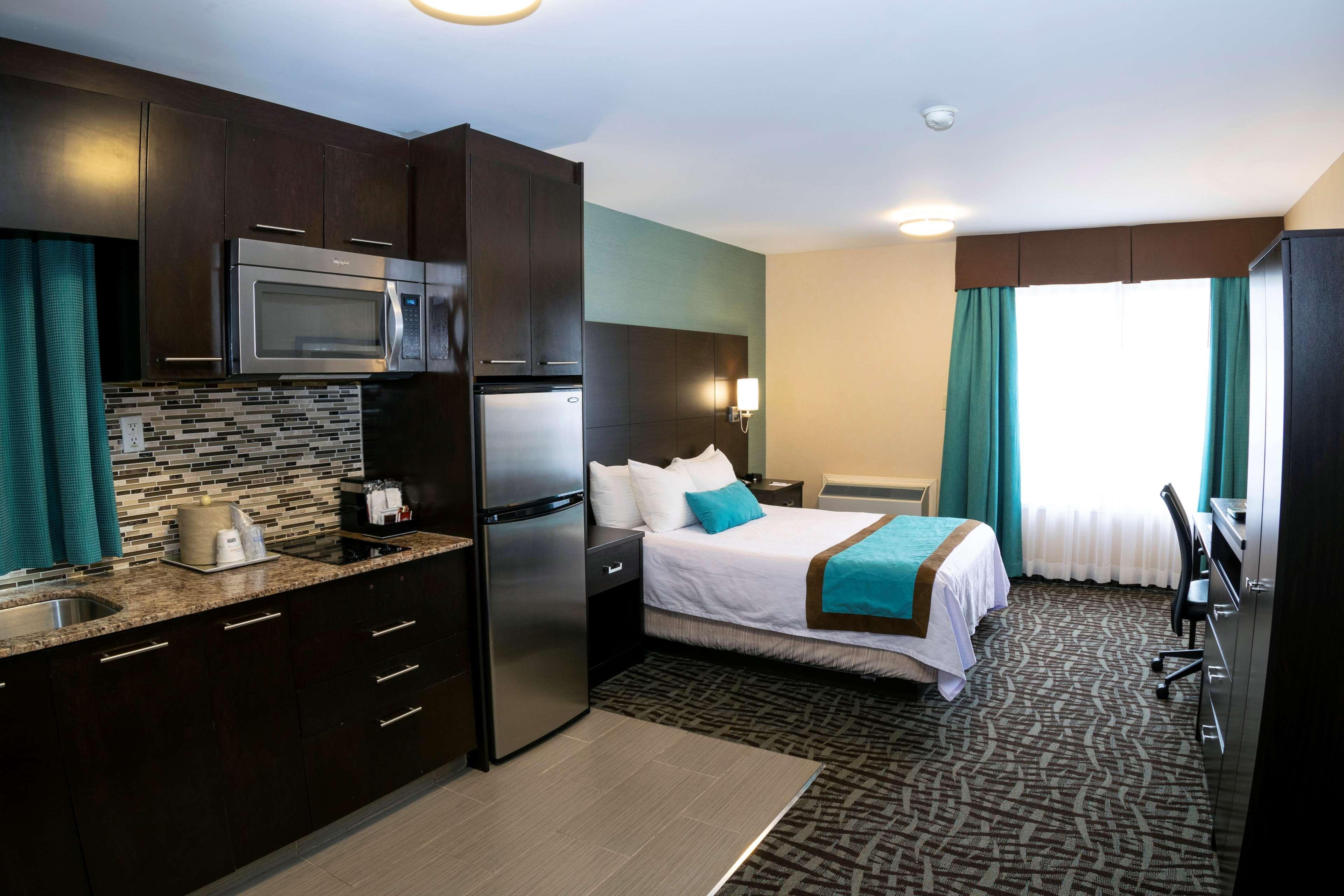 Best Western Plus Barrie Bagian luar foto