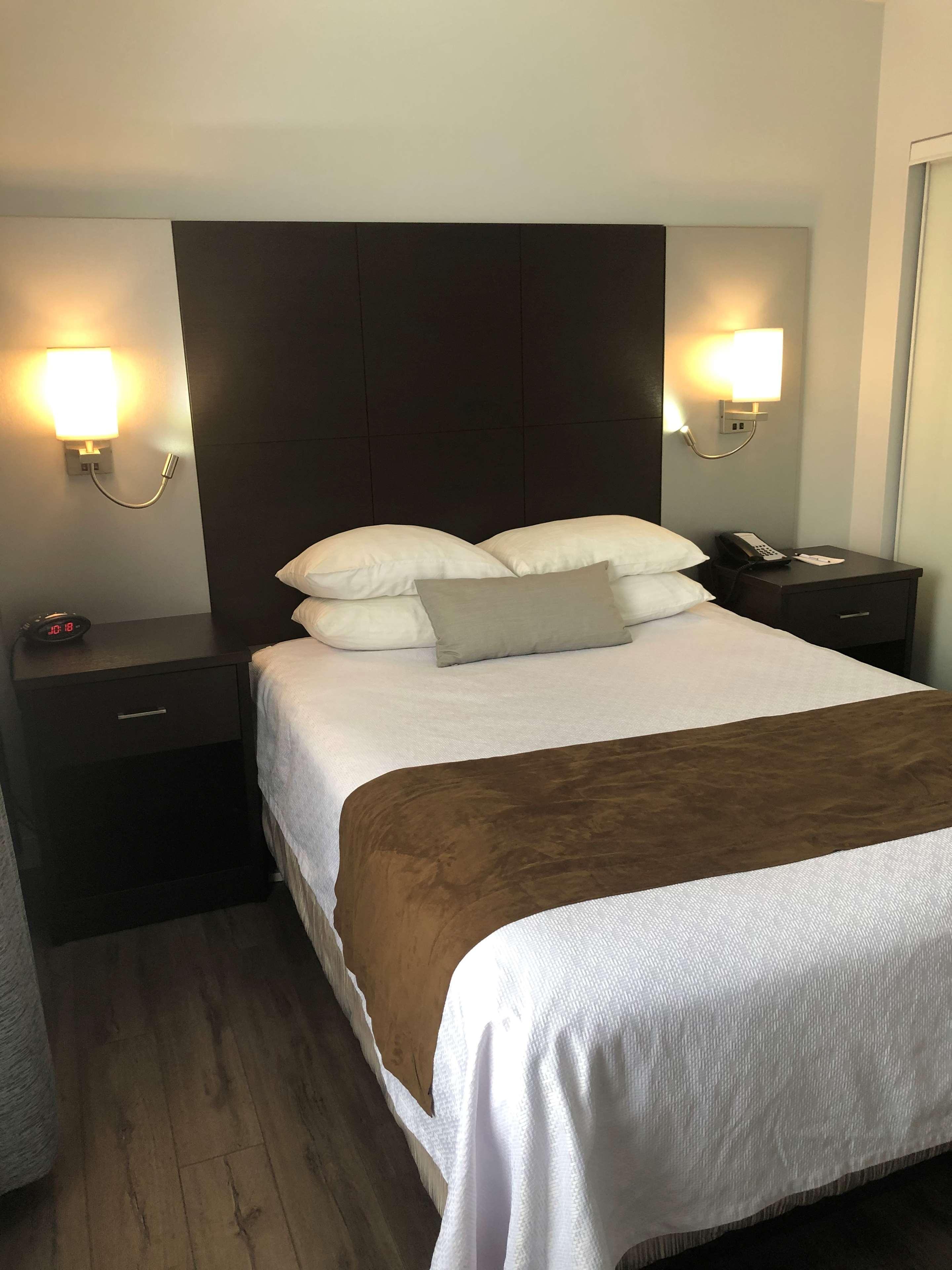 Best Western Plus Barrie Bagian luar foto