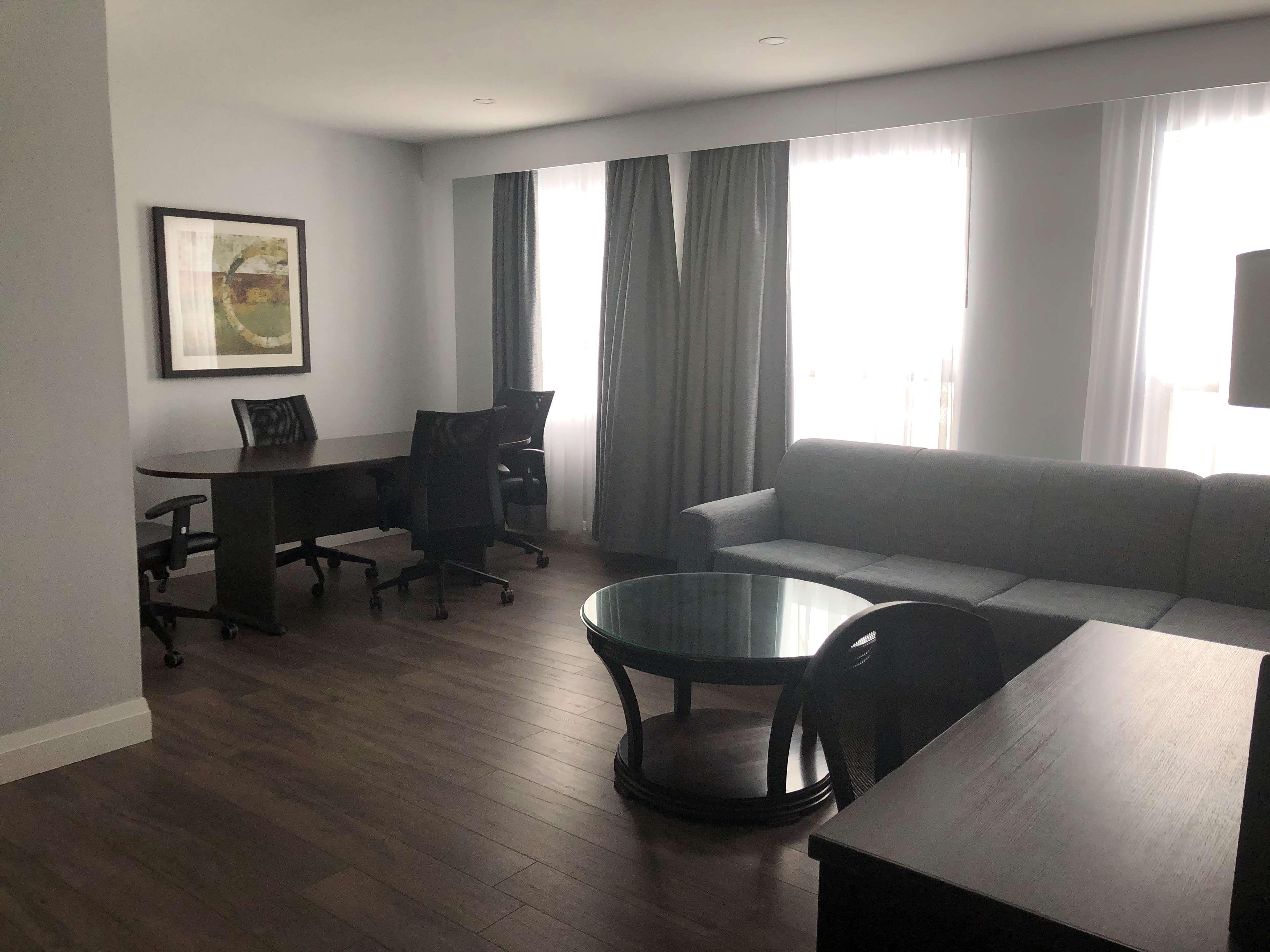 Best Western Plus Barrie Bagian luar foto
