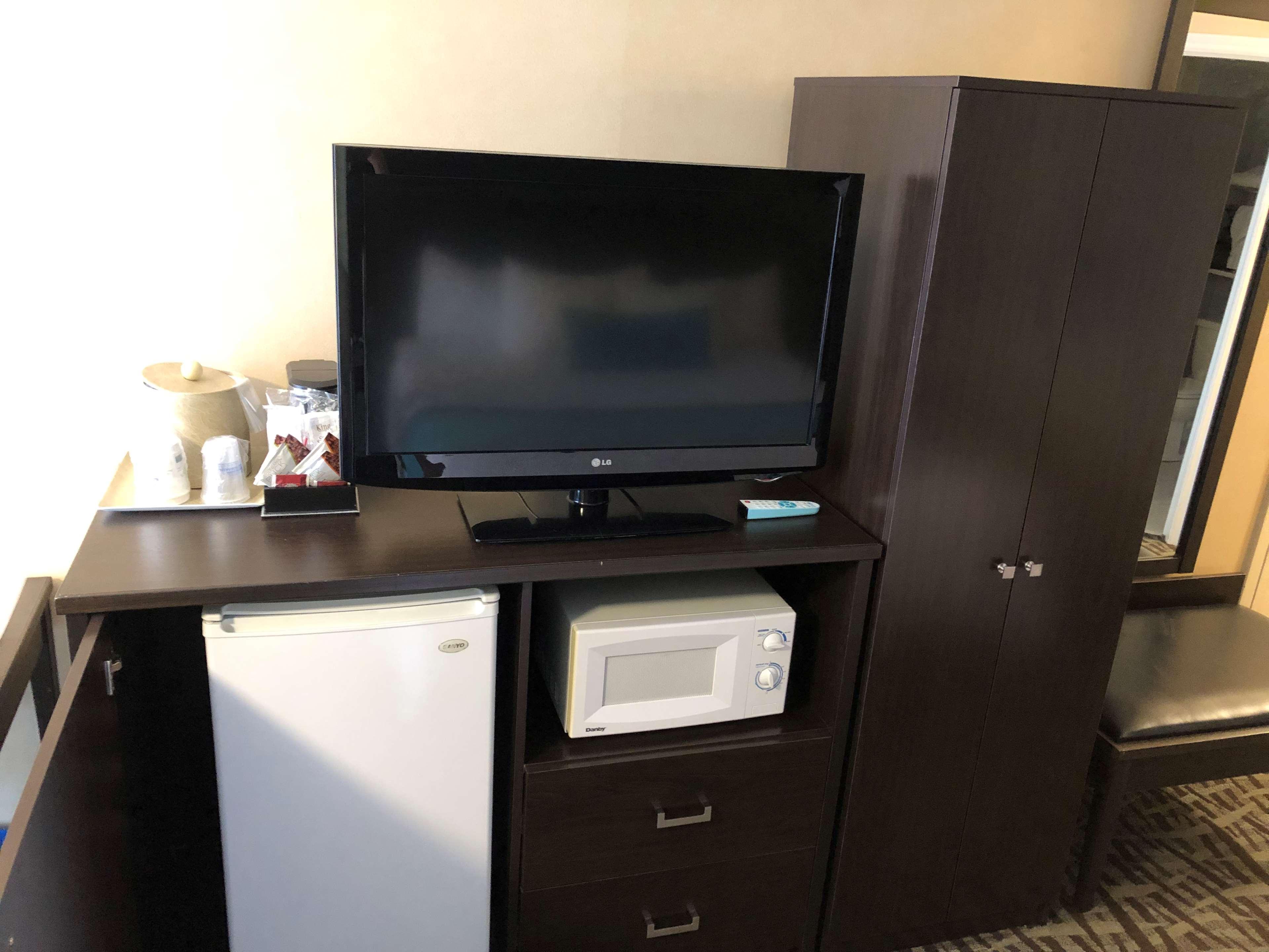 Best Western Plus Barrie Bagian luar foto