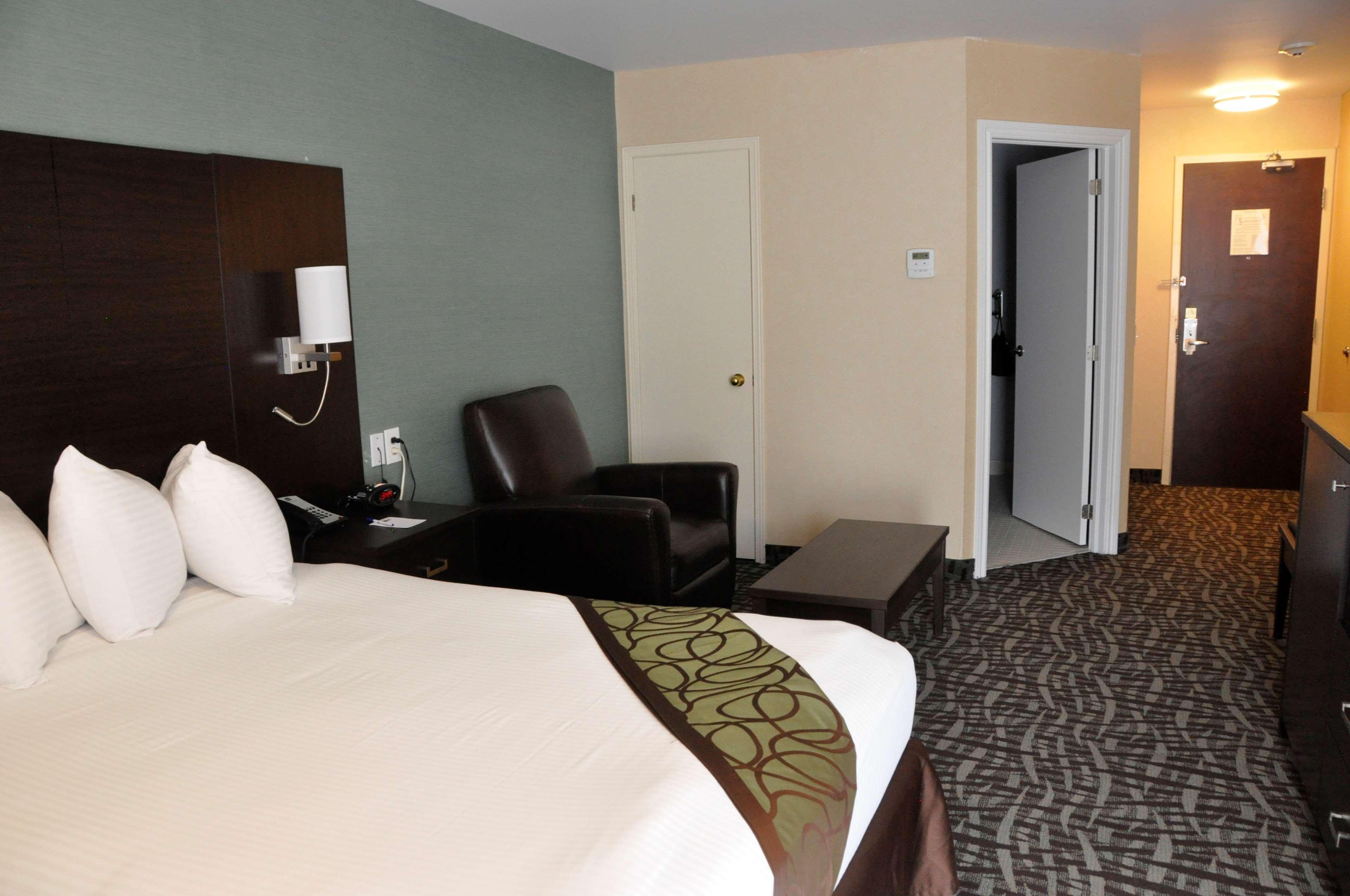 Best Western Plus Barrie Bagian luar foto