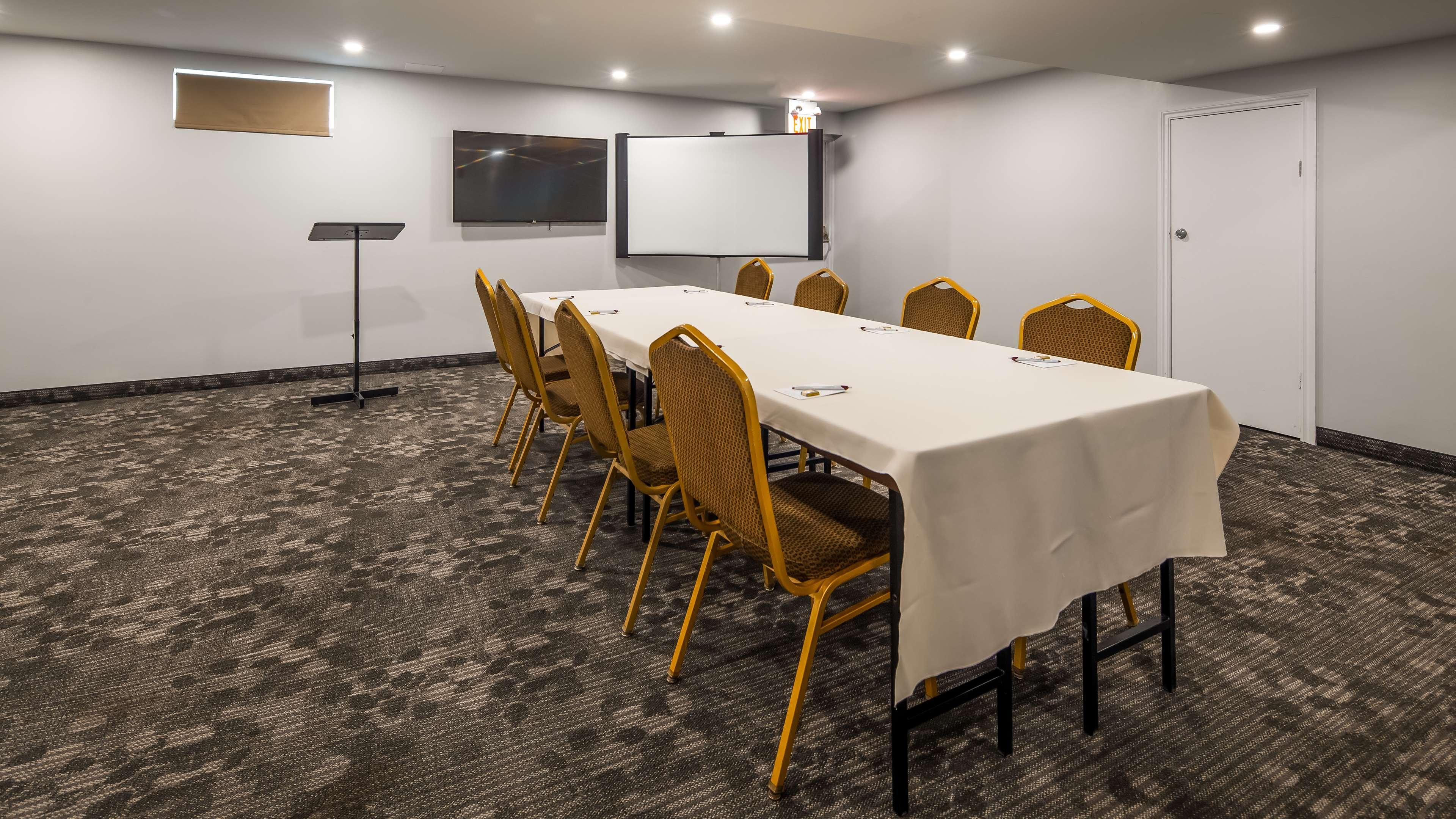 Best Western Plus Barrie Bagian luar foto